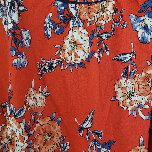 AGF Tank Top woman’s large Floral red Blue Blouse Top scooped neck feminine - Picture 2 of 4